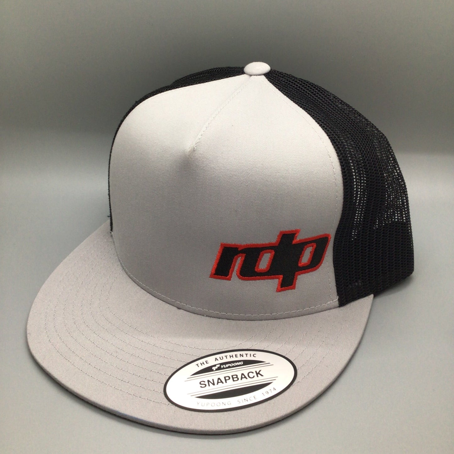 Authentic SnapBack Flatbill Grey/Black Mesh