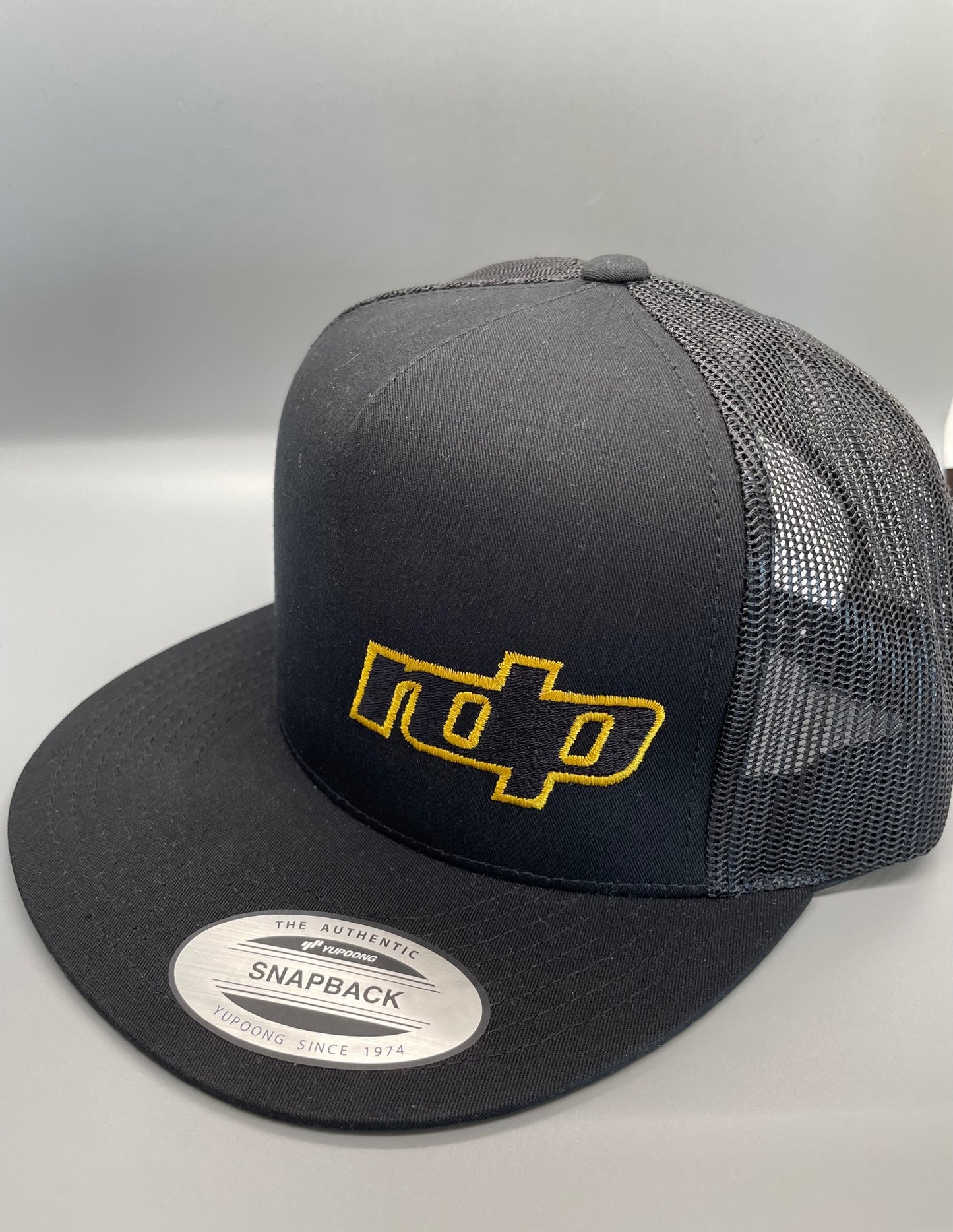 Authentic Snapback Flat Bill-Black/Black Mesh