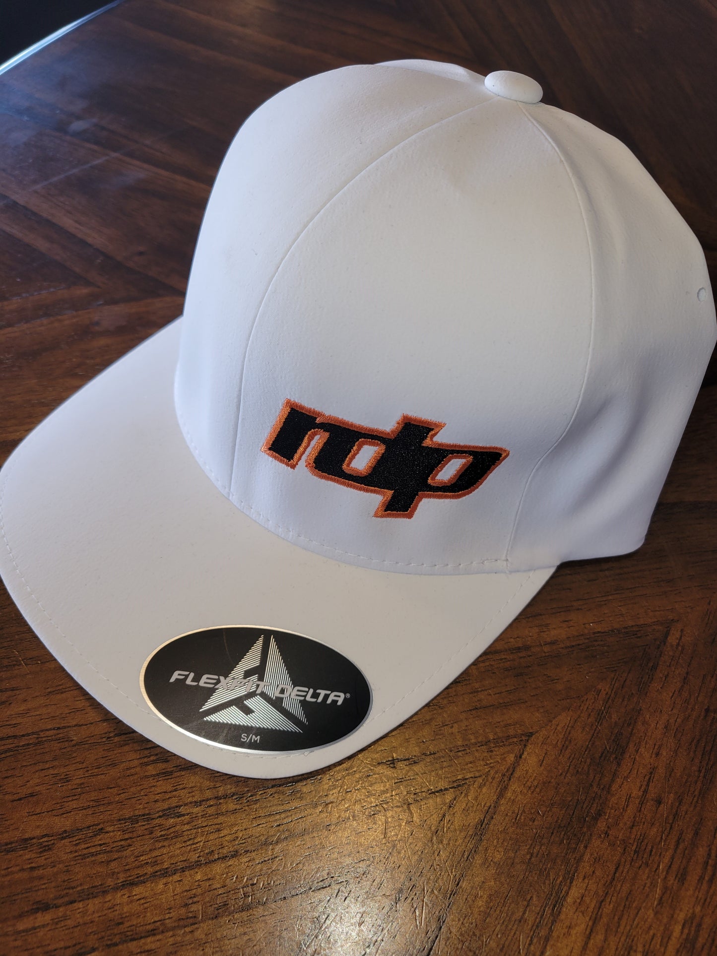 Flexfit Delta - White S/M