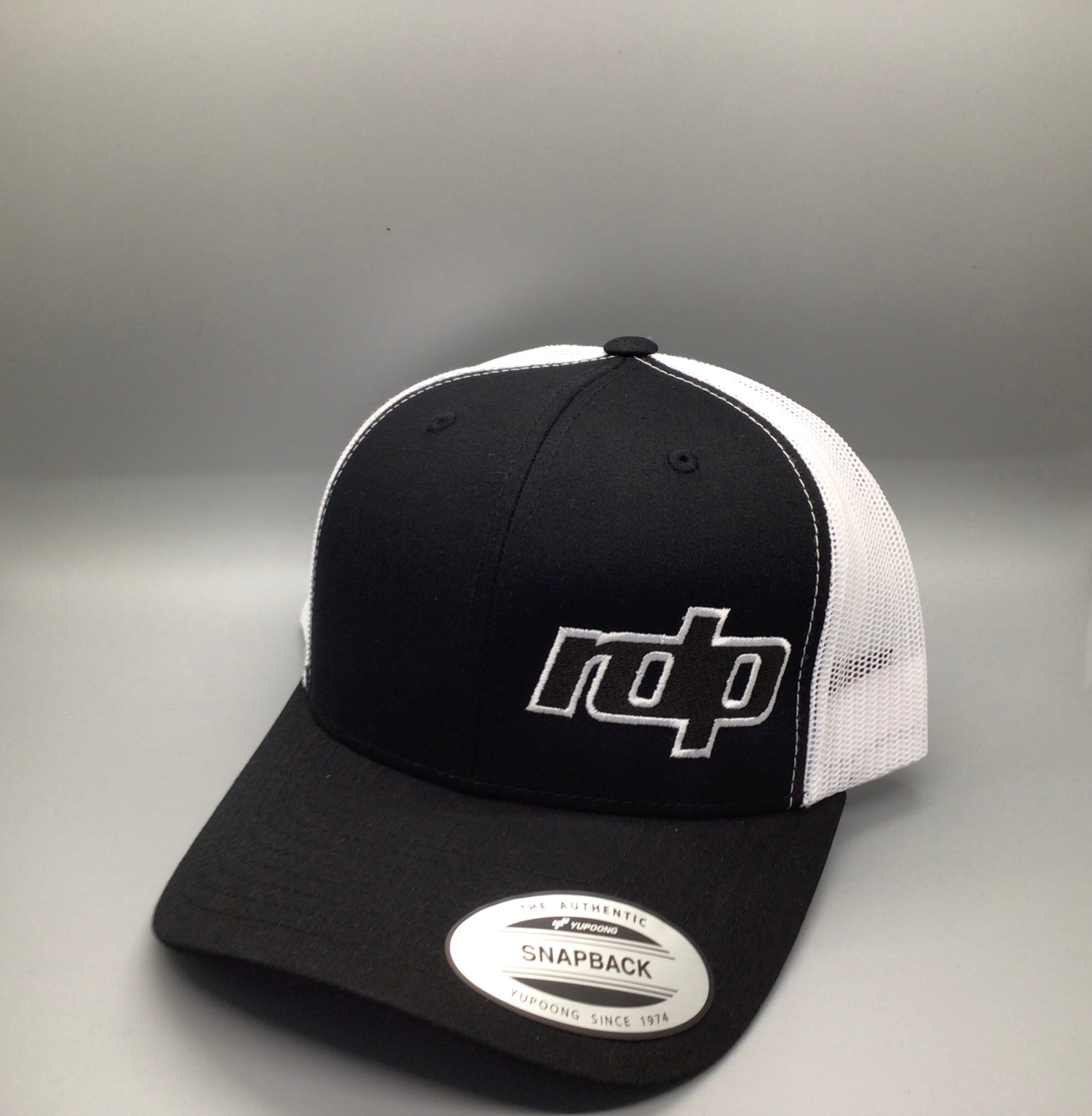 Authentic Snapback - Black/White Mesh