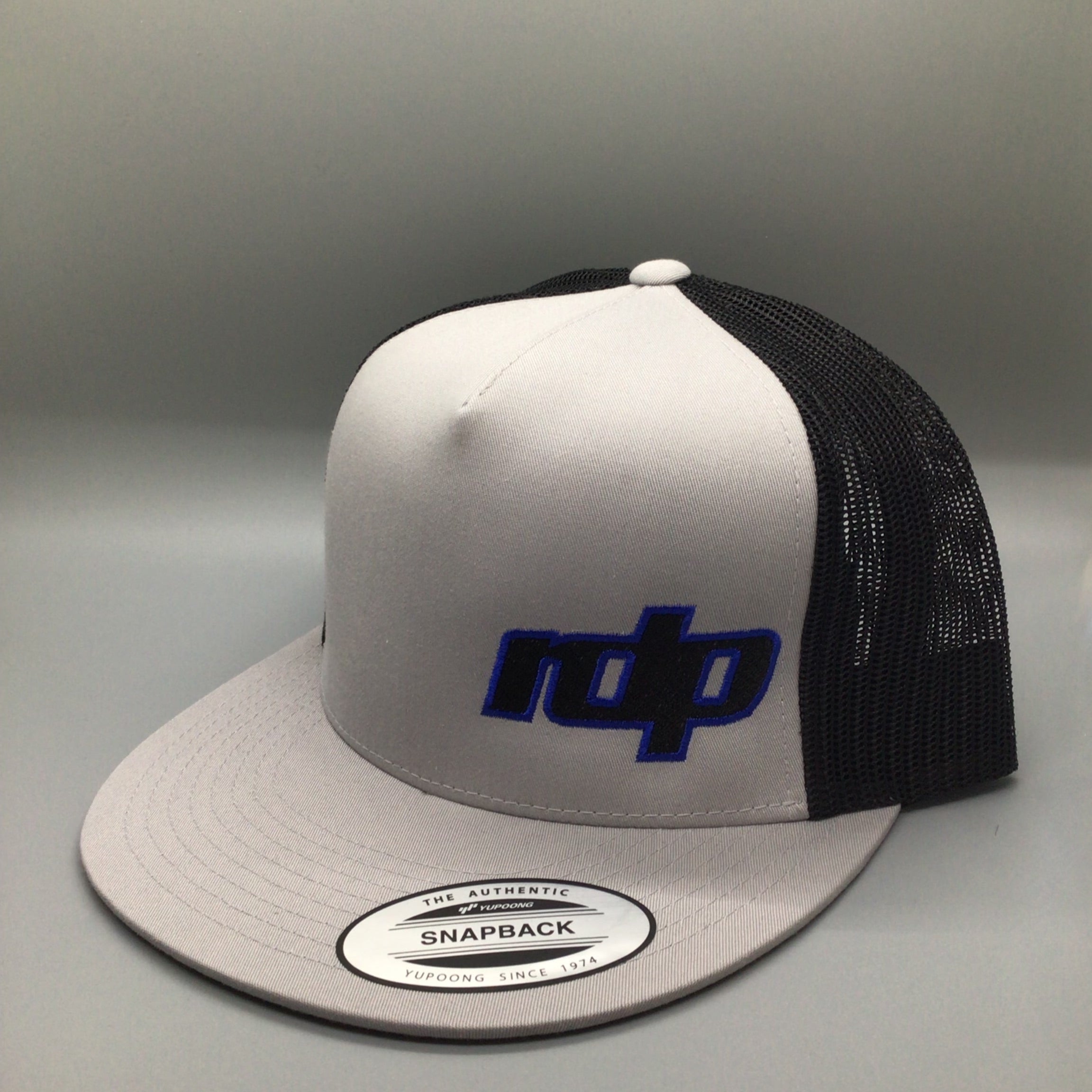 Authentic SnapBack Flatbill Grey/Black Mesh